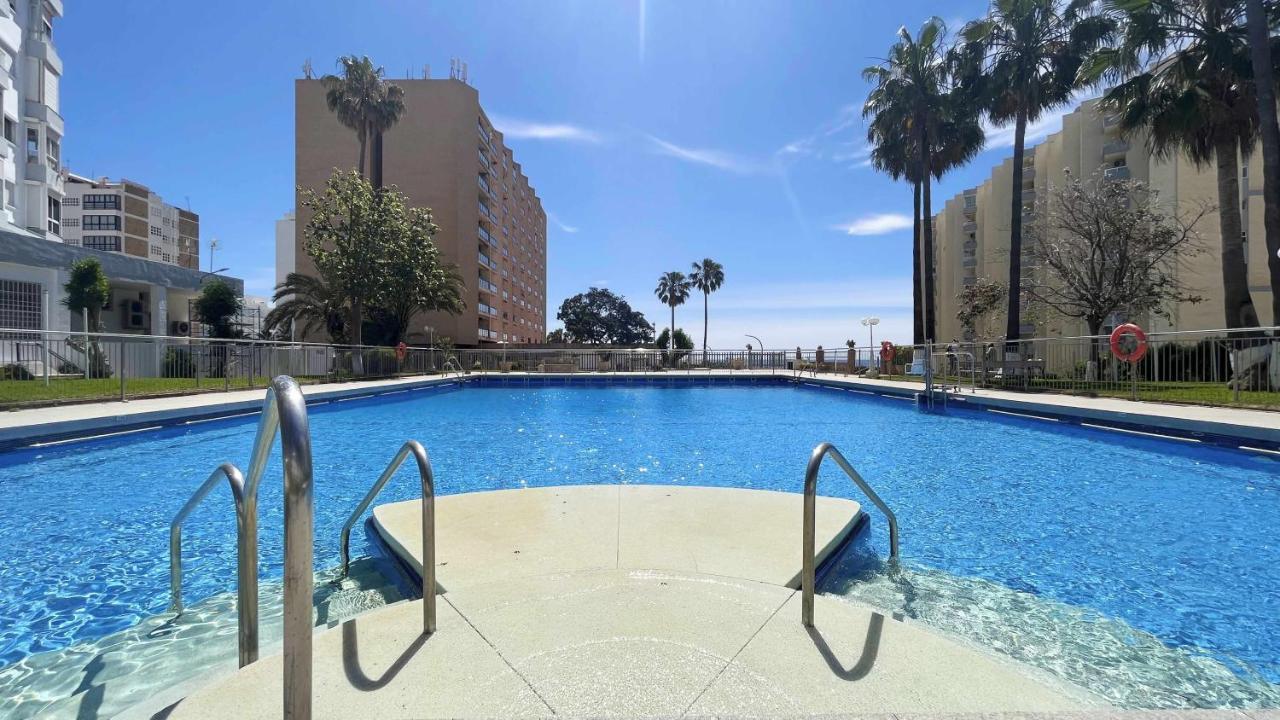 Pool And Beach In Benalmadena Luaran gambar